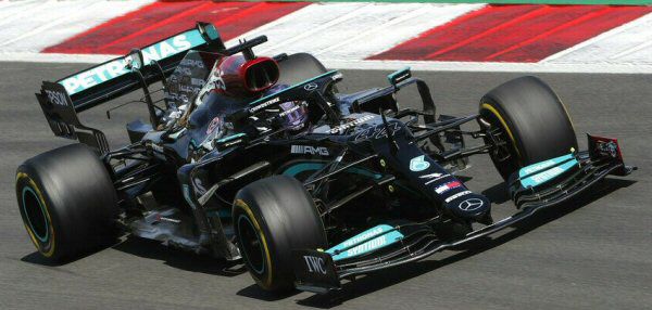   Con manejo estilo Hamilton, Lewis gana el Gran Premio de Portugal