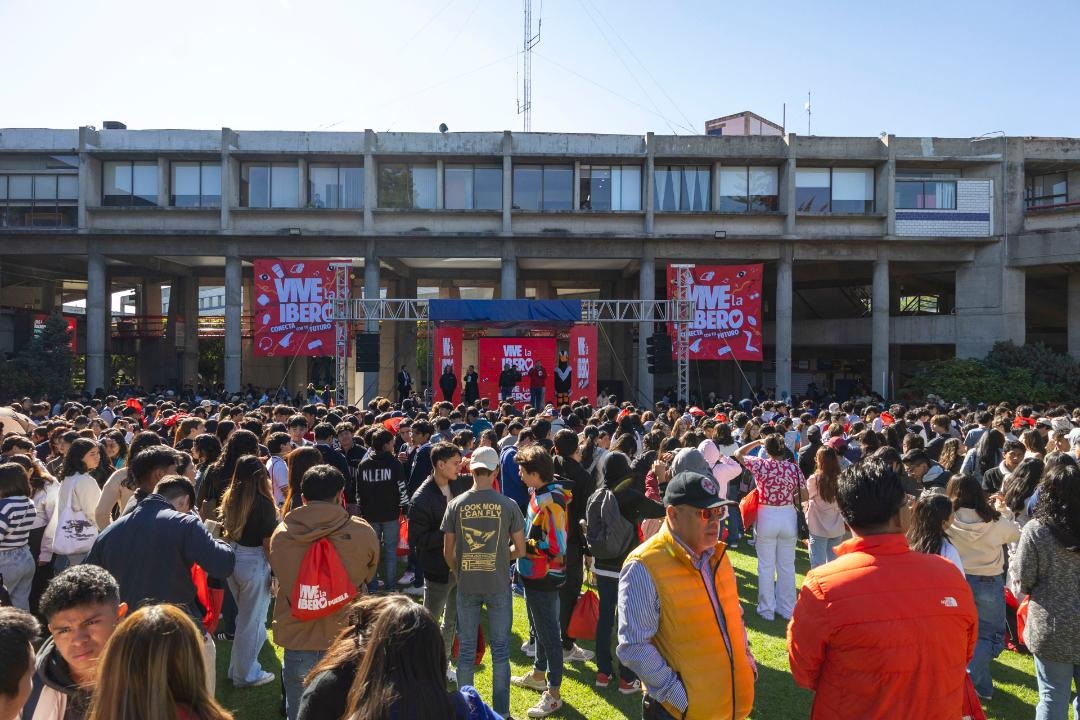 Más de 2,300 jóvenes conectan con su futuro en Vive la IBERO