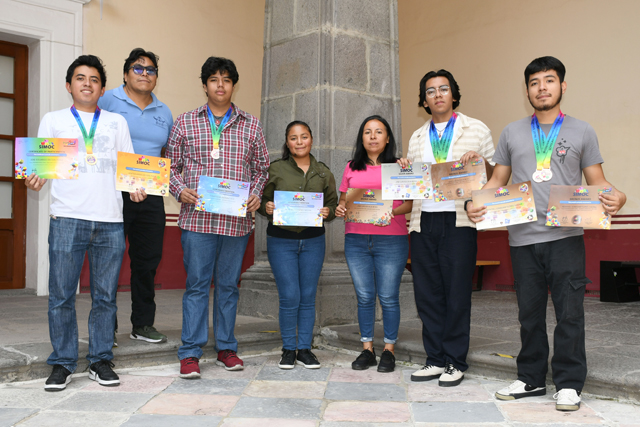 Preparatorianos de la BUAP ganan olimpiada de Matermétiacas en Singapure