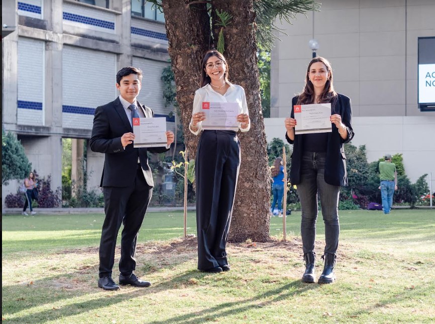 Estudiantes de la IBERO Puebla ganan 1er. lugar en Competencia Internacional de Solución de Casos de Negocios 2022