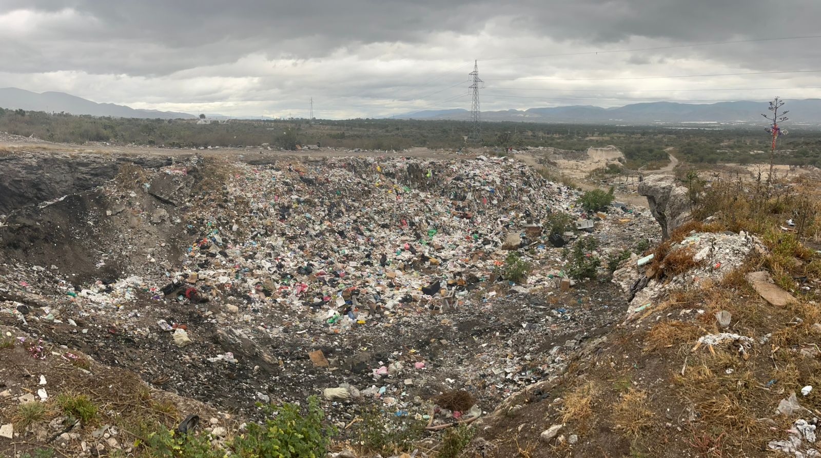De nuevo, basurero tóxico ilegal en Tehuacán / Martín Barrios