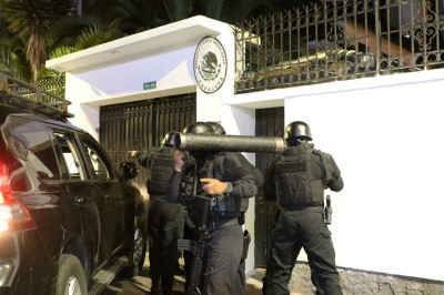 Asalto a la embajada mexicana en Ecuador: Noboa contra el derecho internacional / Revista Sin Permiso