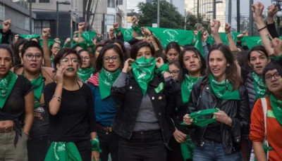 Pañuelos verdes se quedan en Puebla / Ruby Soriano
