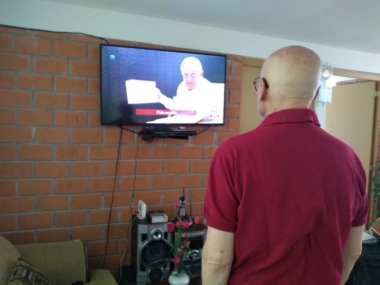 Confinación autoimpuesta, mirar al virus por televisión/Luis Lapuente, empresario teziuteco