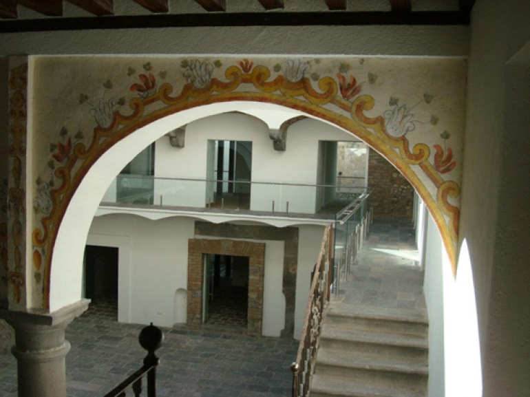 Cuatro años del Mendrugo/Textos para entender la magia de esta casona